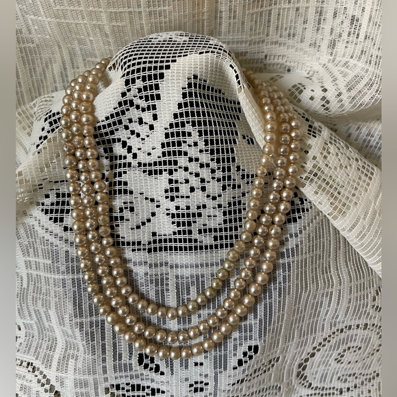 Elegant Multi-Strand Faux Pearl Necklace - Picture 1 of 6